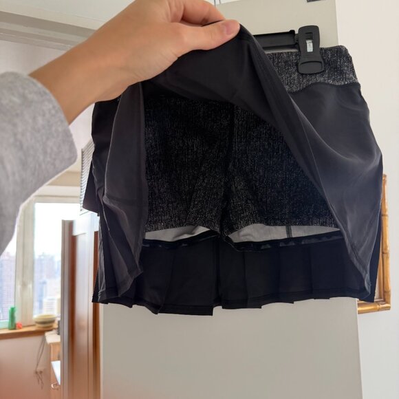 *Brand New* Discontinued style Lululemon Run Pace Setter Skirt Black 6 Tall NWT - Picture 3 of 8